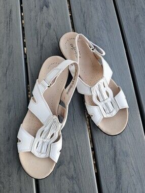 Womens Clark Leisa Lakelyn White Leather Sandals Size 8.5 M Pre-owned